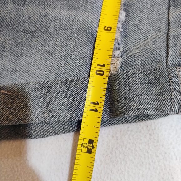 High-Rise Light Wash Denim Roll-Hem Shorts - Picture 10 of 10
